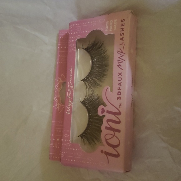 Other - ioni 3DFaux Mink Lashes NWT Wispy Full Dramatic